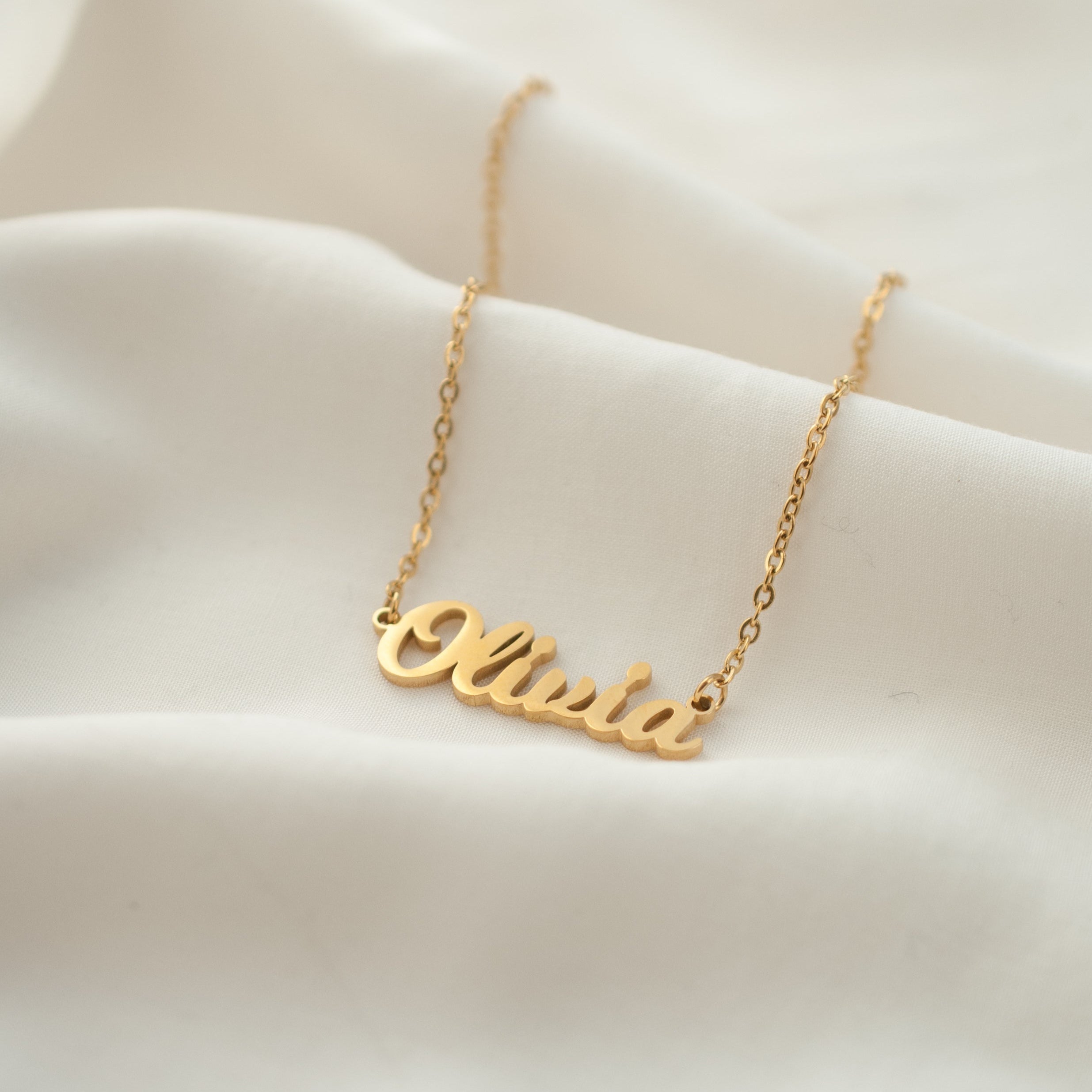 Cursive Name Necklace – Nadirah&co