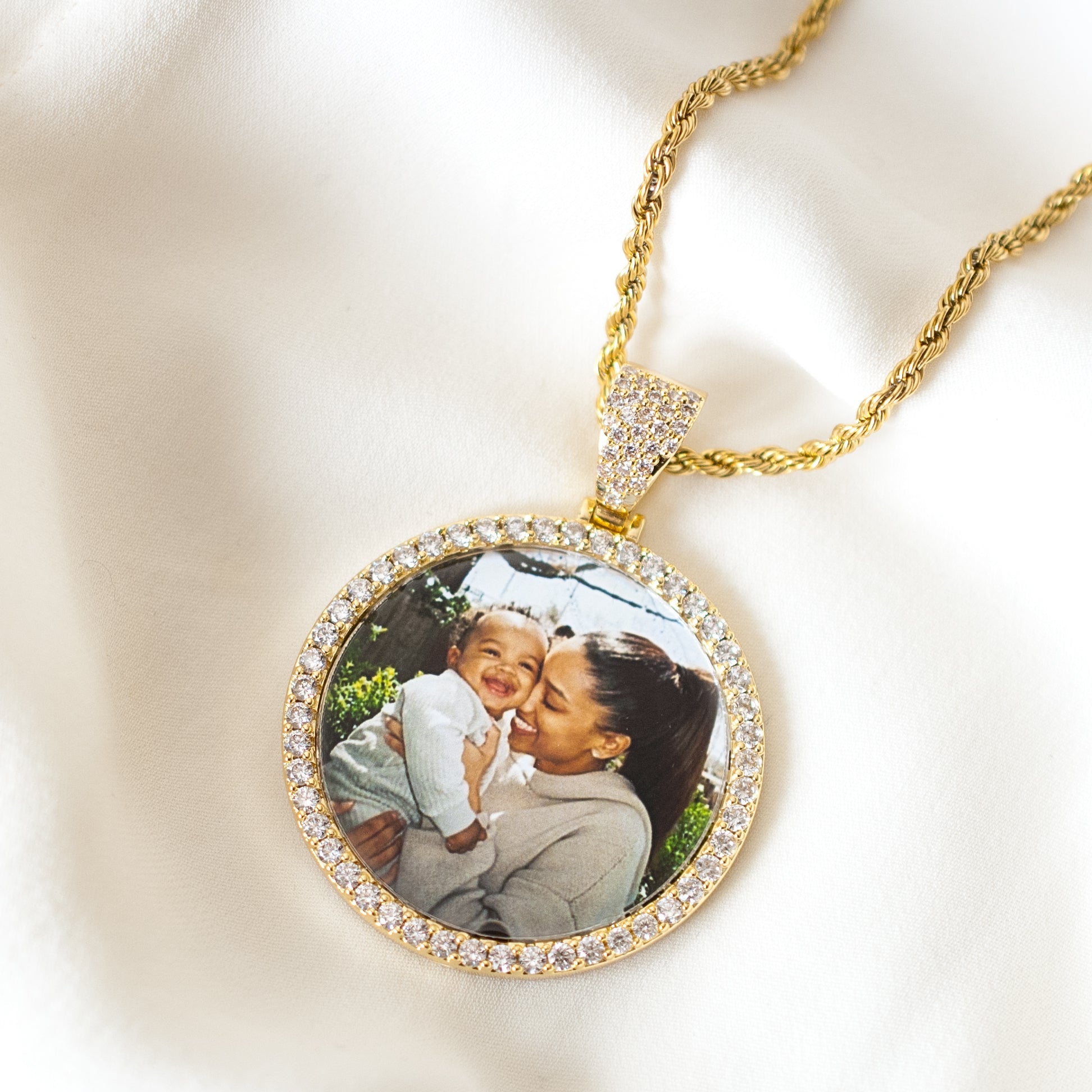 Men's Large Round Custom Photo Pendant – Nadirah&co